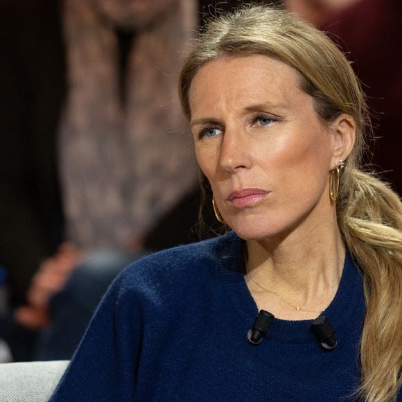 Mais l’animatrice refusait qu’il ait un smartphone dès son entrée en 6e.

Agathe Lecaron sur plateau de l'émission "Animalement Vôtre" présentée par Bernard Montiel et diffusée le 1er mars 2026 sur France 3, à Paris, France, le 13 janvier 2026. © Julien Sarkissian/Bestimage