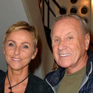Yves Rénier et sa femme Karin - Inauguration du théâtre de la Tour Eiffel à Paris le 16 octobre 2017. © Coadic Guirec/Bestimage