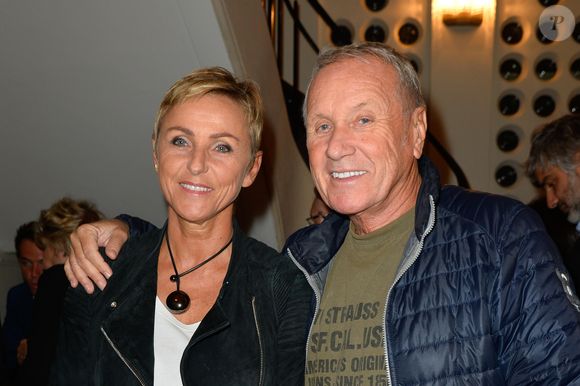 Yves Rénier et sa femme Karin - Inauguration du théâtre de la Tour Eiffel à Paris le 16 octobre 2017. © Coadic Guirec/Bestimage