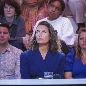 Elle précise : “Je ne peux plus cohabiter avec quelqu'un à temps plein” (Nice Matin).

Exclusif - Alessandra Sublet - Emission "C à vous" lors du 76ème Festival International du Film de Cannes le 24 mai 2023. © Jack Tribeca / Bestimage