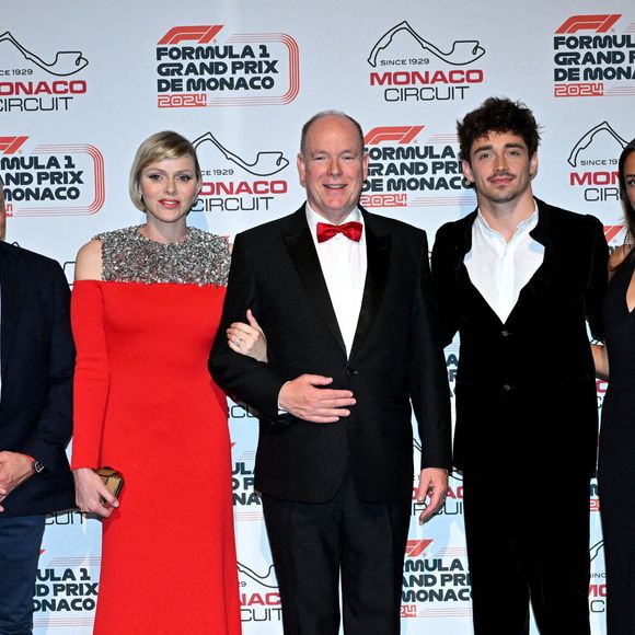 Frédéric Vasseur, la princesse Charlène, le prince Albert II de Monaco, Charles Leclerc et Alexandra Saint Mleux durant la soirée de gala du 81ème Grand Prix de Formule 1 de Monaco, salle des Etoiles du Sporting de Monaco, le 26 mai 2024. Cette soirée met à l'honneur le vainqueur du Grand Prix, le monégasque Charles Leclerc. © Bruno Bebert/Bestimage