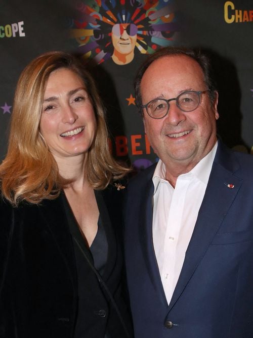 Bière à la main, selfies et bain de foule : Julie Gayet et François Hollande se lâchent pour la fête de la musique