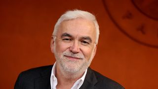 "Un heureux évènement" : un chroniqueur de l'émission de Pascal Praud annonce en direct qu'il va devenir papa !