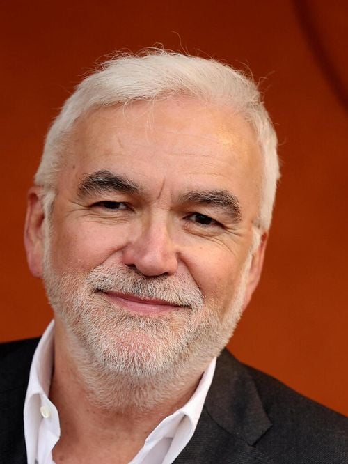 "Un heureux évènement" : un chroniqueur de l'émission de Pascal Praud annonce en direct qu'il va devenir papa !