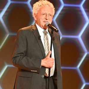 Exclusif - Nelson Monfort - Enregistrement de l'émission "Vivement dimanche" au studio Gabriel, présentée par M.Drucker, et diffusée sur France 3 le 22 juin 2025. 
© Guillaume Gaffiot / Bestimage