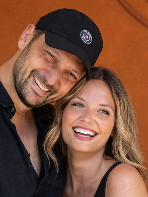 Éric Antoine et Gennifer Demey, Lily Collins et Charlie McDowell... les couples ont rempli les tribunes de Roland-Garros