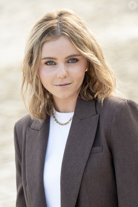 Mais les résultats ne sont pas à la hauteur des ambitions de la chaîne selon un dirigeant

Marion Ayme assiste au photocall du Nouveau jour lors du 27ème Festival de la Fiction de La Rochelle le 19 septembre 2025 à La Rochelle, France.Photo by David NIVIERE/ABACAPRESS.COM