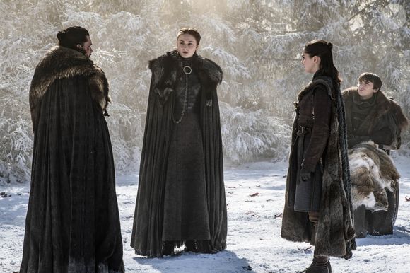 Ce long-métrage, dont l’intrigue se déroule au cœur de la guerre des Deux-Roses au XVe siècle, marque un tournant : les deux ex-Stark y incarnent… un couple d’amants...

HBO vie de publier 24 nouvelles photos de l'épisode 4 de la derniere saison de Game of Thrones.