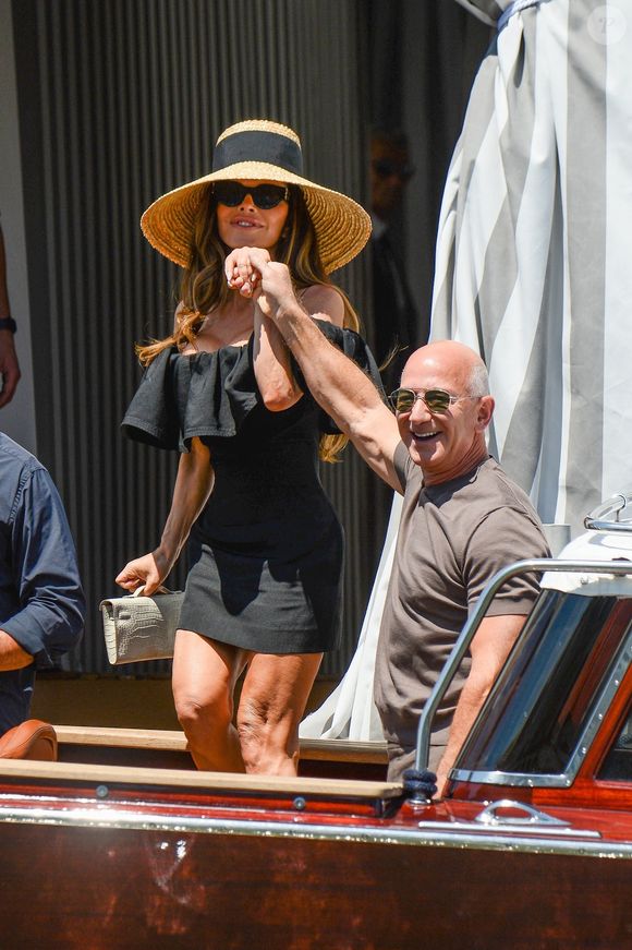 Jeff Bezos et sa femme Lauren Sanchez au lendemain de leur cérémonie de mariage à Venise en Italie le samedi 28 juin 2025.
Crédit : Backgrid UK/ Bestimage