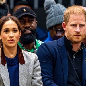 Le prince Harry, duc de Sussex et Meghan Markle, duchesse de Sussex, assistent à un match de basketball en fauteuil lors des "Invictus Games Vancouver Whistler 2025" à Vancouver, le 9 février 2025.
Backgrid USA / Bestimage