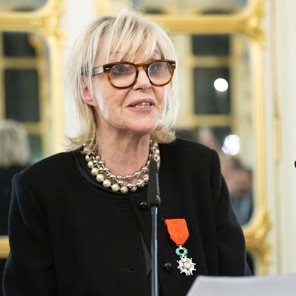Chantal Ladesou - Rachida Dati remet à Chantal Ladesou les insignes de Chevalier de la Légion d'Honneur au ministère de la Culture à Paris le 2 février 2026.
© Cyril Moreau / Bestimage