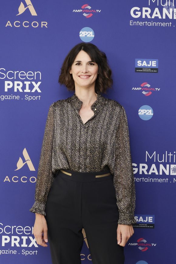 Eglantine Emeyé a fait de ce combat contre la maladie une véritable force.

Eglantine Emeyé  lors de la première édition du Multi Screen Grand Prix : une célébration inédite de la création audiovisuelle française dans le cadre prestigieux du Pullman Paris Tour Eiffel. © Jack Tribeca / Bestimage
