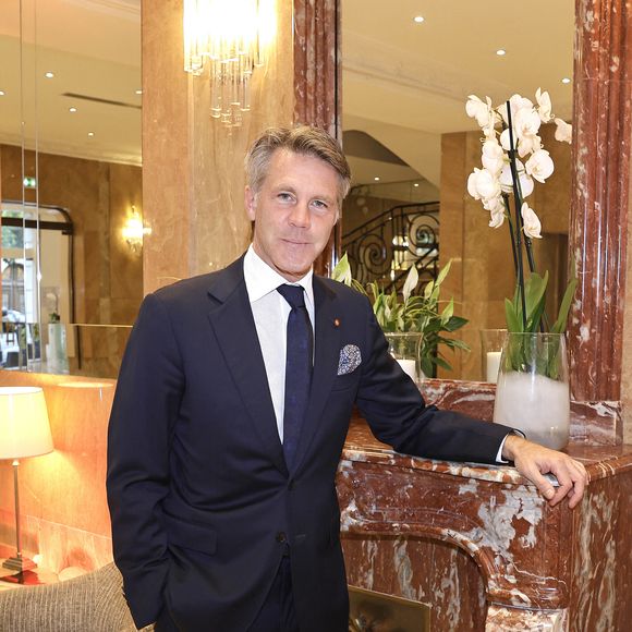 Clotilde Courau a été mariée à Emmanuel-Philibert de Savoie

Emmanuel-Philibert de Savoie, duc de Savoie, prince de Piémont et de Venise lors de la soirée des Ordres Dynastiques de la maison royale de Savoie dans les salons Hoche à Paris le 30 juin 2026.
© Cédric Perrin / Bestimage