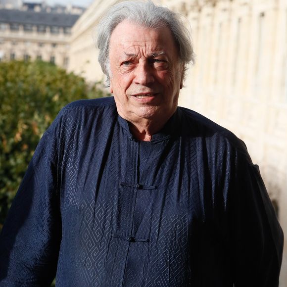 “J’en ai gagné beaucoup, énormément, il a plus des billets sur ma vie, sans aucune exagération !”, poursuit-il

Exclusif - Hervé Vilard - Cérémonie de remise des insignes de Commandeur des Arts et des Lettres à Catherine Jacob au Ministère de la Culture à Paris le 5 septembre 2023. © Christophe Clovis / Bestimage