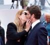 Virginie Efira et Niels Schneider partagent un tendre baiser sur les marches du Festival de Cannes..

Virginie Efira et Niels Schneider - Montée des marches du film " L'inconnue" lors du 79ème Festival International du Film de Cannes. © Olivier Borde / Bestimage