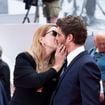 Virginie Efira et Niels Schneider partagent une étreinte très remarquée sur la Croisette, ils ne se lâchent plus