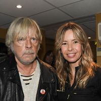 A 20 ans, Malone, le fils de Renaud et Romane Serda, assure la relève : il trace sa route dans un univers à succès, loin de la musique