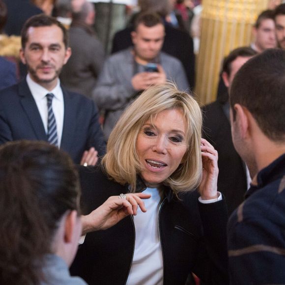 Brigitte Macron - Le président Emmanuel Macron reçoit la nouvelle génération agricole au palais de l'Elysée à Paris le 22 février 2018.

© Hamilton / Pool / Bestimage