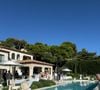 Avant de poursuivre les festivités dans une villa voisine avec piscine

Mariage de Dylan Deschamps et Mathilde Cappelaere le 30 août 2025, Instagram