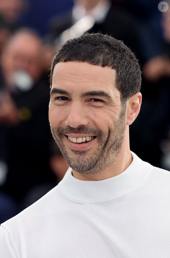 Tahar Rahim - Photocall du film "Alpha" lors du 78ème Festival International du Film de Cannes. Le 20 mai 2024
© Jacovides-Moreau / Bestimage