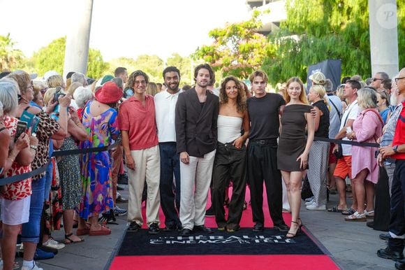 Mais les adieux ne sont pas toujours définitifs.

Matéo Paitel, Abdellah Boujalal, Alex Doux, Marie Fèvre-Scheuermann, Clément Massy, Eugénie - Festival "Les Hérault du Cinéma et de la Télé 2025" au Cap d'Agde le 21 juin 2025. © Anne-Sophie Guebey/Bestimage