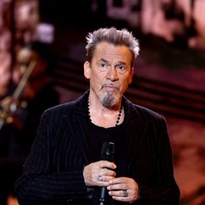 Exclusif -Florent Pagny lors surprises lors de l'enregistrement de l'émission "La chanson secrète N°14", présentée par N.Aliagas et diffusée le 26 décembre sur TF1, consacrée à Lara Fabian à Paris le 10 Décembre 2025