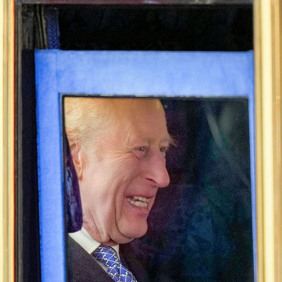 Le roi Charles III d'Angleterre, - Cérémonie de bienvenue pour la visite d'État de l'émir du Qatar Tamim ben Hamad Al-Thani à Londres, le 3 décembre 2024.