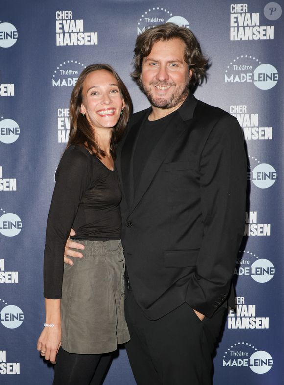 Olivier Solivérès avec sa femme - Générale de la pièce "Cher Evan Hansen" au théâtre de la Madeleine à Paris le 8 octobre 2025. © Coadic Guirec/Bestimage