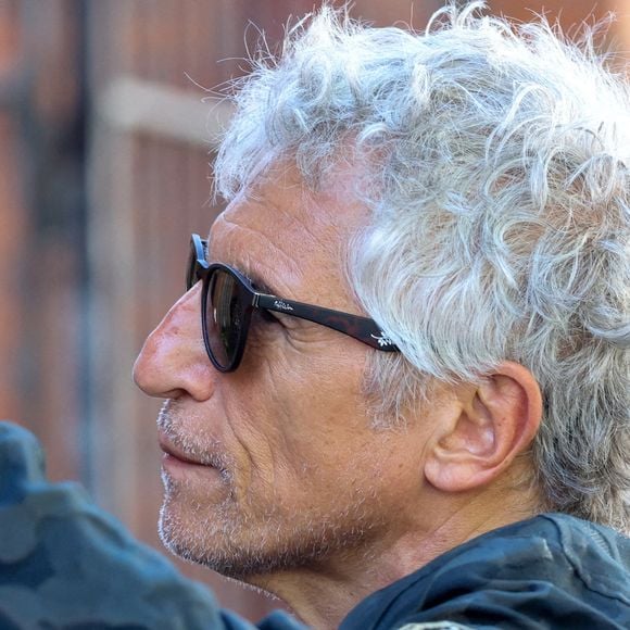 Nagui - Arrivées aux obsèques de Nadia Farès en l'église Saint-Jean-de-Montmartre à Paris, le 24 avril 2026. Dominique Jacovides - Olivier Borde / Bestimage