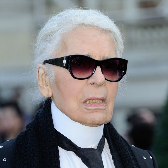 Cela fait six ans que Karl Lagerfeld est décédé à Paris des suites d'un cancer de la prostate.
Karl Lagerfeld assistant au défilé Dior Homme Menswear Automne/Hiver dans le cadre de la semaine de la mode à Paris, France. ©Aurore Marechal/ABACAPRESS.COM