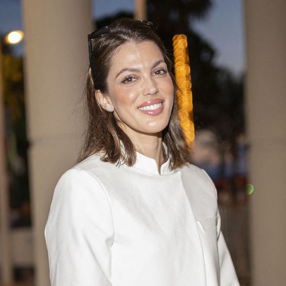 Exclusif - Iris Mittenaere quitte l'hôtel Martinez lors du 78ème Festival International du Film de Cannes le 14 mai 2025. © Yehiel Chekroune/Bestimage