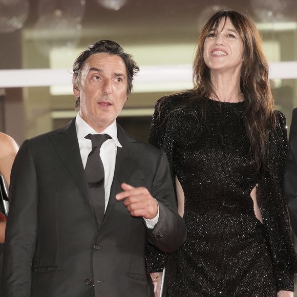 Charlotte Gainsbourg et son compagnon Yvan Attal à la première de "Les Choses Humaines" au 78ème Festival International du Film de Venise (Mostra), le 9 septembre 2021. © MPP / Bestimage