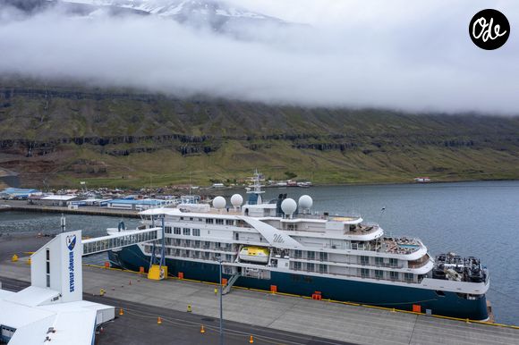 21 juin 2024, Parc national de Kejimkujik, Nouvelle-Écosse, Canada : Vue aérienne de la croisière SH Vega est un navire de croisière d'expédition exploité par Swan Hellenic, amarré au port de SeyÃ°isfjÃ¶rÃ°ur Seydisfjordur, Islande.   SH Vega est notre tout nouveau navire de croisière cinq étoiles au design scandinave. Il porte le nom du premier navire à avoir traversé le passage du Nord-Est de l'Arctique. (Crédit photo : © Sergi Reboredo/ZUMA Press Wire)