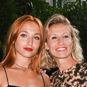 Chloé Jouannet et sa mère Alexandra Lamy - 1er Cocktail des nommés du Festival de la fiction de La Rochelle dans l’hôtel particulier de la SACD à Paris le 1er septembre 2022. © Coadic Guirec/Bestimage