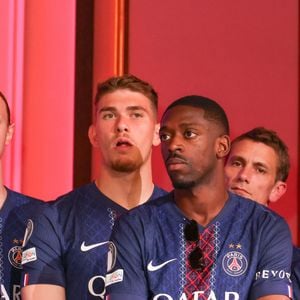 Gonçalo Ramos, Matvey Safono, Renato Marin, Ousmane Dembélé, Vitinha et Khvicha Kvaratskhelia - Emmanuel Macron, président de la République Française et et sa femme, Brigitte Macron reçoivent les joueurs du PSG à l'Elysée après leur victoire en finale de la Ligue Des Champions 2026. Jack Tribeca/Bestimage