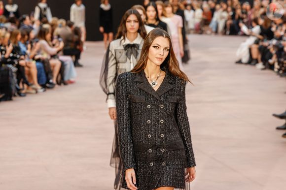 Vittoria Ceretti - Défilé Chanel Mode Féminine Prêt-À-Porter Automne/Hiver 2025-2026 lors de la Fashion Week de Paris (PFW) au Grand Palais, à Paris, France, le 11 mars 2025. © Bestimage