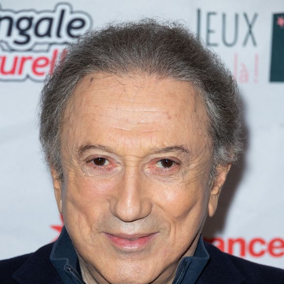 Michel Drucker participe au festival du livre 'Des Livres, Des Artistes' à la Maison de la Chimie le 30 novembre 2024 à Paris, France. Photo par Nasser Berzane/ABACAPRESS.COM