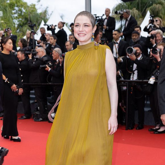 Emilie Dequenne - Montée des marches du film « Le deuxième acte » pour la cérémonie d’ouverture du 77ème Festival International du Film de Cannes, au Palais des Festivals à Cannes. Le 14 mai 2024
© Olivier Borde / Bestimage