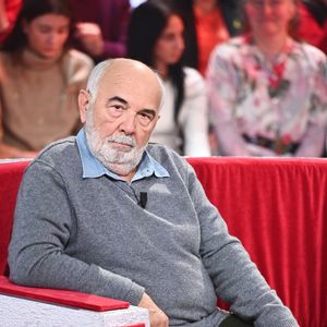 Exclusif - Gérard Jugnot - Enregistrement de l'émission Vivement dimanche consacrée à l'équipe du Splendid au studio Rive Gauche, presentée par Michel Drucker . Diffusion sur France 3 le  23/02/2025 . présentée par M.Drucker, diffusée le 23 février 2025 sur France 3. 
© Guillaume Gaffiot / Bestimage