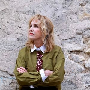 Qui depuis a joué dans d'autres séries
Fanny Cottençon lors de la première édition du festival Lumières des Alpilles, festival du patrimoine télévisuel à Fontvieille, FRance, le 9 octobre 2025. © Franz Chavaroche/Bestimage