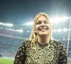 L'interprète a d'ailleurs profité de l'occasion pour dévoiler sa toute nouvelle coloration brune.

La chanteuse Louane (Louane Emera), représentante de la France au concours de l'Eurovision, interprète pour la première fois son titre Maman, en hommage à sa mère décédée lorsqu'elle avait 17 ans, devant les 80 000 spectateurs, suspendue sur une plateforme, plusieurs mètres au-dessus de la pelouse et des musiciens, du Stade de France à la mi-temps du match du Tournoi des Six Nations opposant la France à l'Écosse, à Saint-Denis, Seine Saint-Denis, France, le 15 mars 2025. © Cyril Moreau/Bestimage