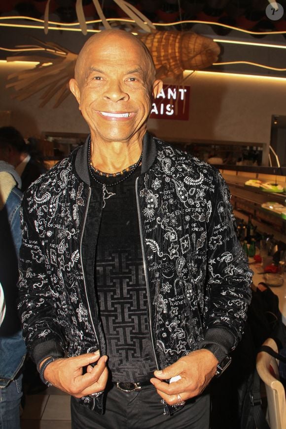 Un vrai “coup de cœur” pour Francky Vincent, qui fête ses 69 ans ce 17 avril

Francky Vincent - Inauguration du restaurant japonais "Sushi way" au Forum des Halles à Paris. Le 3 avril 2024
© Baldini / Bestimage
