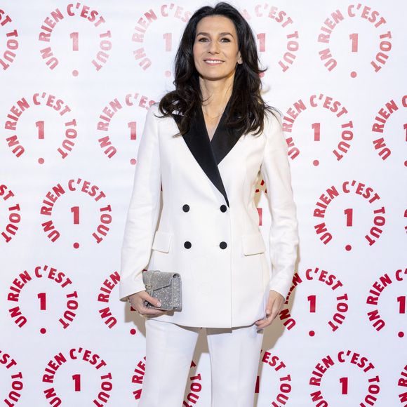 Marie Drucker (marraine de l'association) au photocall des invités au dîner de gala de l'association "Un rien c'est tout" au musée de l'armée aux Invalides à Paris le 7 mars 2024.
Un Rien C’est Tout est une association à but non lucratif loi 1901 créée en septembre 2016 et implantée à Bordeaux Depuis 2017, plus de 3,7 millions d’euros de dons collectés pour 270 projets solidaires réalisés, hébergés sous quatre grandes causes : Droit à la dignité, enfance, santé et environnement.
Le principe : proposer aux clients des partenaires de donner un euro ou d'arrondir le prix des achats. Tous ces petits riens permettent de gérer de grands projets.

© Cyril Moreau / Bestimage