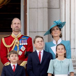 Les membres de la famille royale britannique au balcon de Buckingham Palace lors de la cérémonie Trooping the Colour à Londres le 14 juin 2025.
© Dana Press / Bestimage