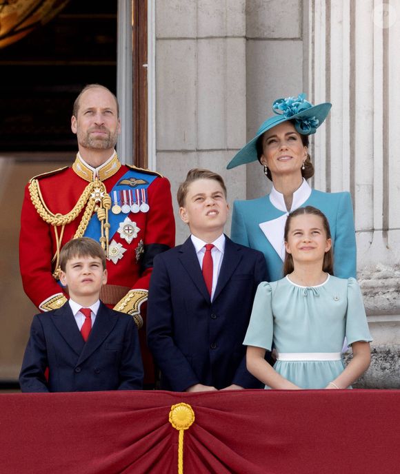 Les membres de la famille royale britannique au balcon de Buckingham Palace lors de la cérémonie Trooping the Colour à Londres le 14 juin 2025.
© Dana Press / Bestimage