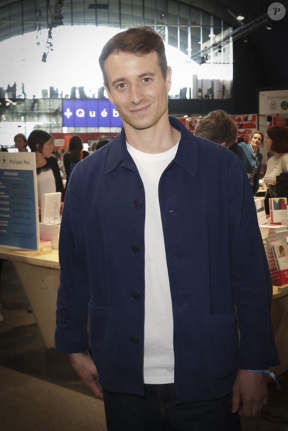 Hugo Clément lors du Festival du Livre de Paris  , France, le 12 avril 2024. © Jack Tribeca / Bestimage