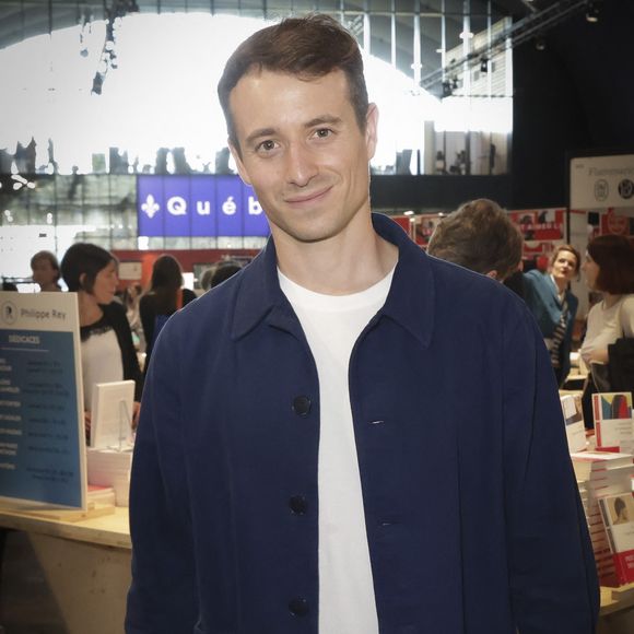 Hugo Clément lors du Festival du Livre de Paris  , France, le 12 avril 2024. © Jack Tribeca / Bestimage