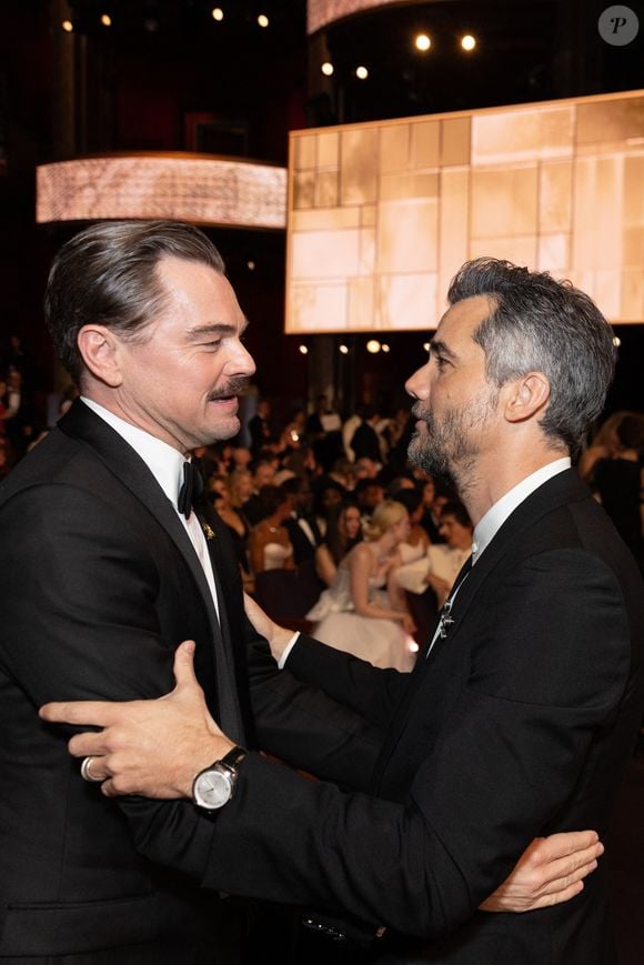 Leonardo DiCaprio et Wagner Moura assistent à la 98ème cérémonie des Oscars au DolbyTheatre à Ovation Hollywood le dimanche 15 mars 2026.