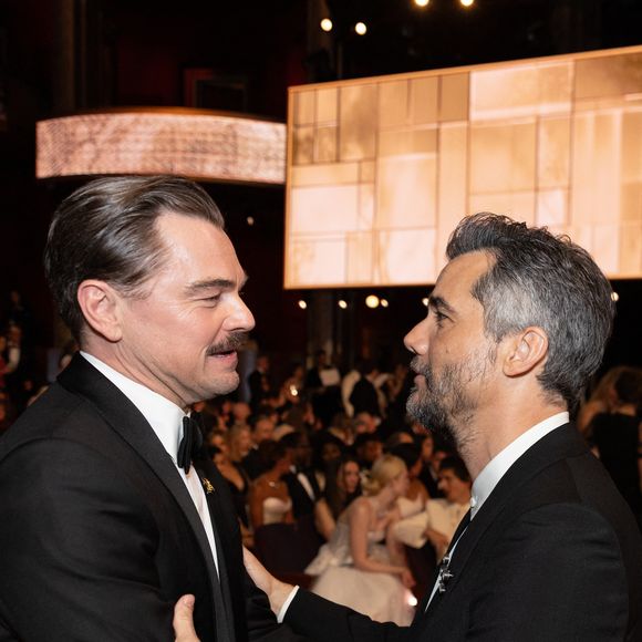 Leonardo DiCaprio et Wagner Moura assistent à la 98ème cérémonie des Oscars au DolbyTheatre à Ovation Hollywood le dimanche 15 mars 2026.