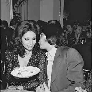ARCHIVES – Sophia Loren et Serge Lama lors d’une soirée à Paris en 1979

© RINDOFF-PATERSON / BESTIMAGE